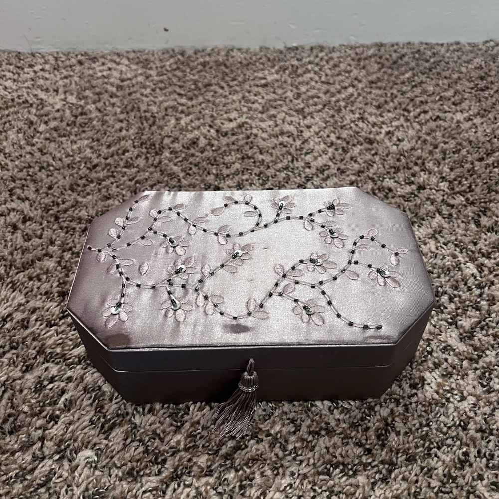 Jewelry organizer